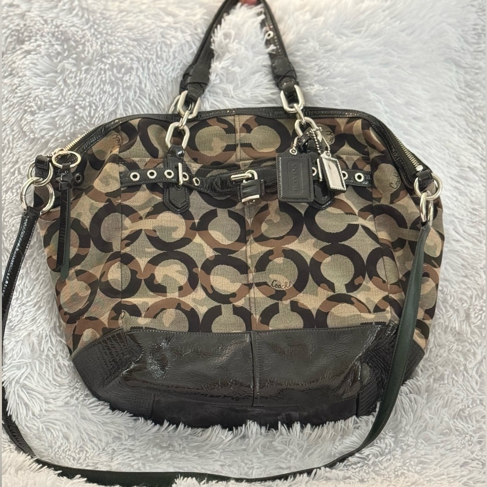 Coach Chelsea Green Camoflauge Emerson
#mcbling #y2k #grunge #alternative #emo